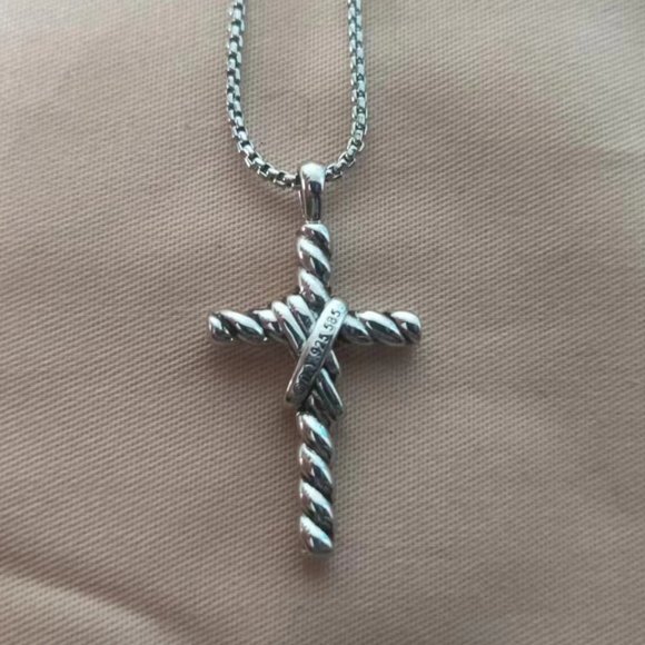 David Yurman 14K Yellow Gold X Cross Necklace in Sterling silver - Picture 4 of 8